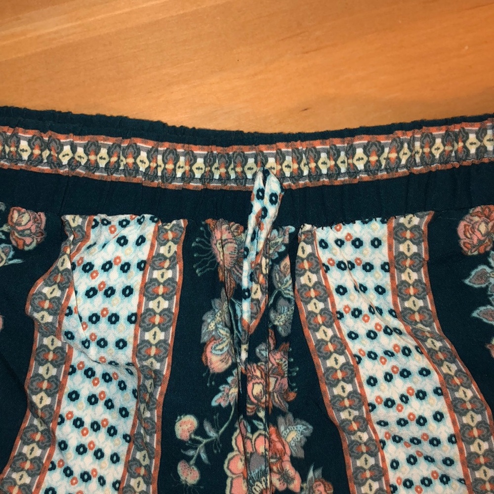Patterned shorts - Picture 2 of 2